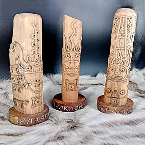 МЕНГИРЫ ИЗ ДЕРЕВА