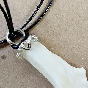 ПОДВЕСКА-ОБЕРЕГ (из кости волка)