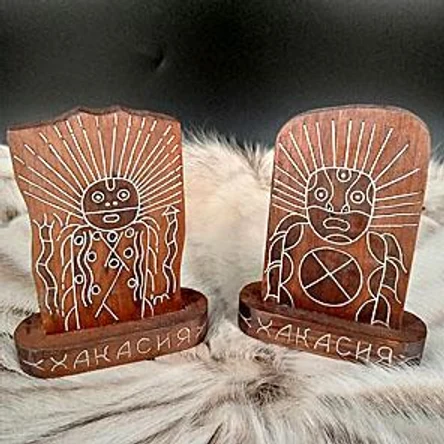 МЕНГИРЫ ИЗ ДЕРЕВА