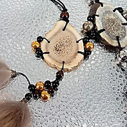 ПОДВЕСКА (из рога марала с мехом)