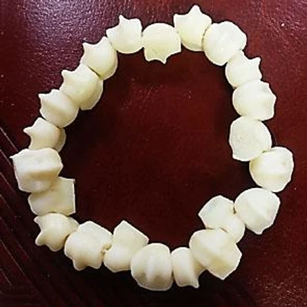 БРАСЛЕТ (из казанков волка)